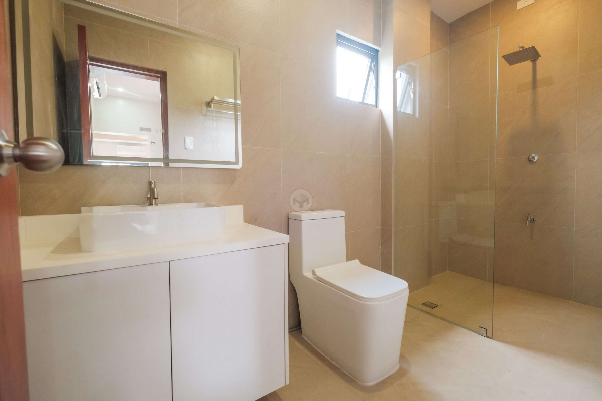 Splendid4-BedroomHouseandLotforSaleinNorthFairview,QuezonCity-12.jpg