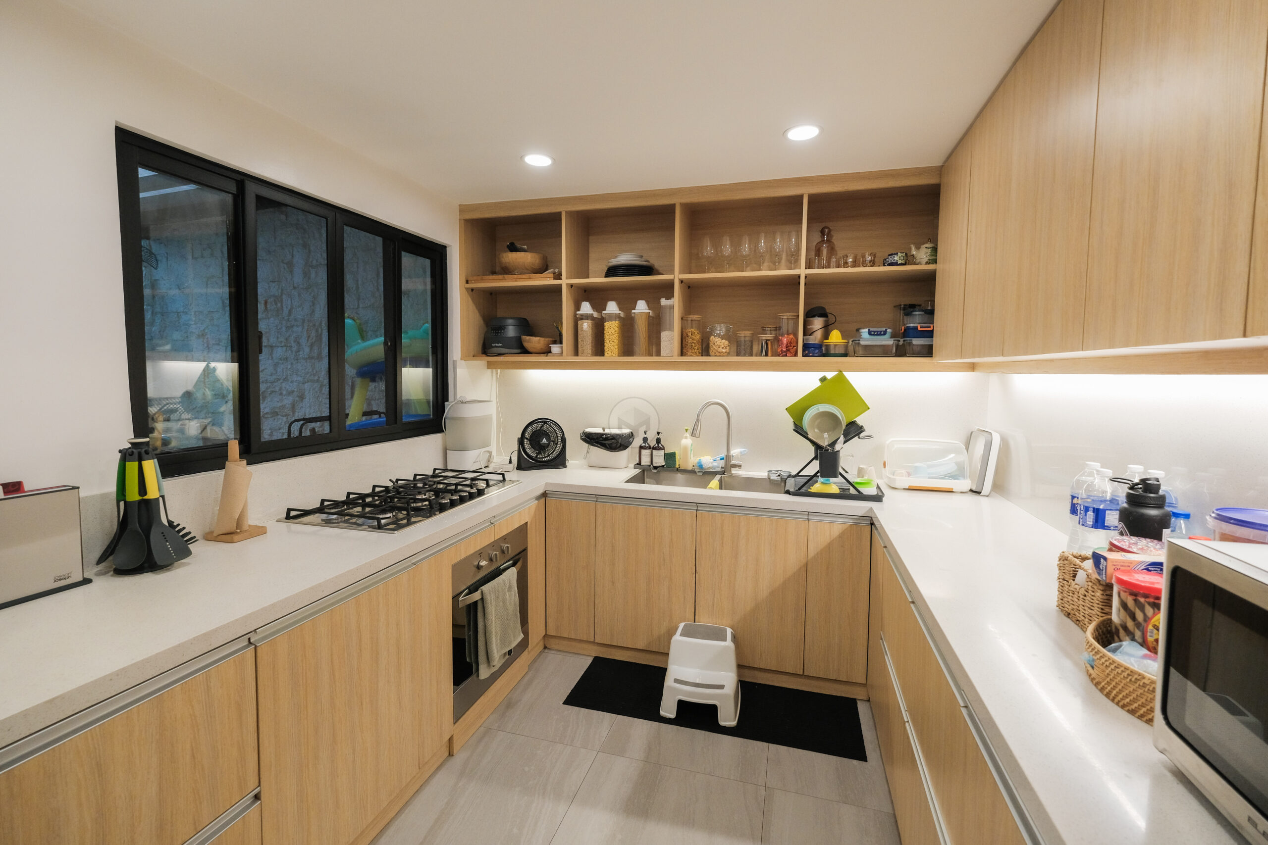 3-BedroomTownhouseforSaleinMariposa,QuezonCity-7.jpg