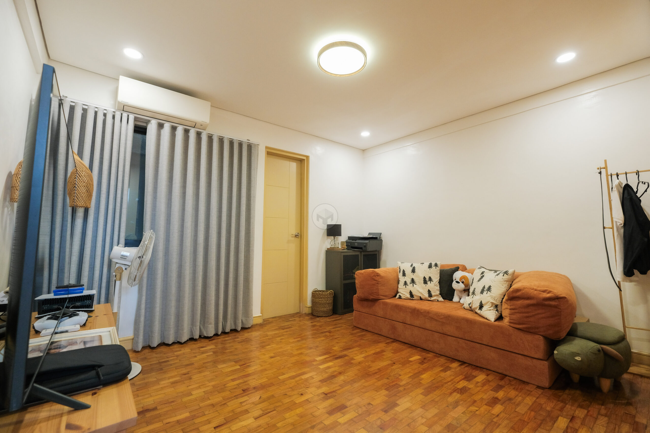 3-BedroomTownhouseforSaleinMariposa,QuezonCity-10.jpg