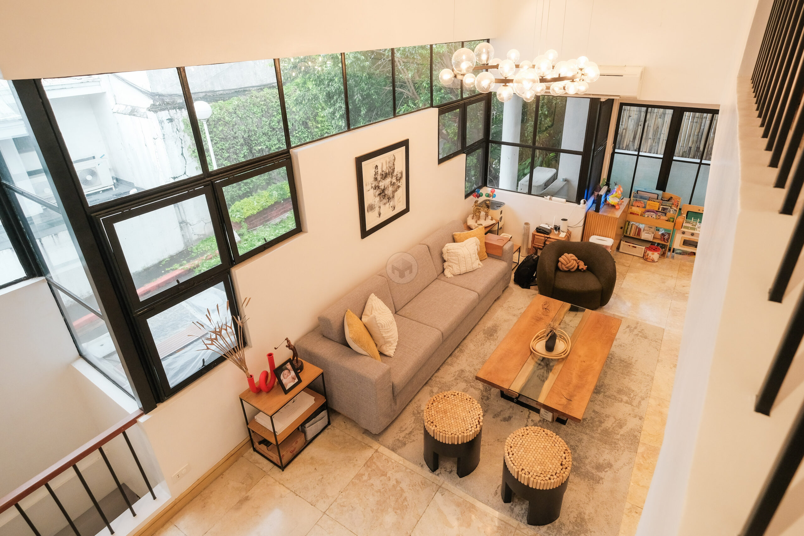 3-BedroomTownhouseforSaleinMariposa,QuezonCity-4.jpg