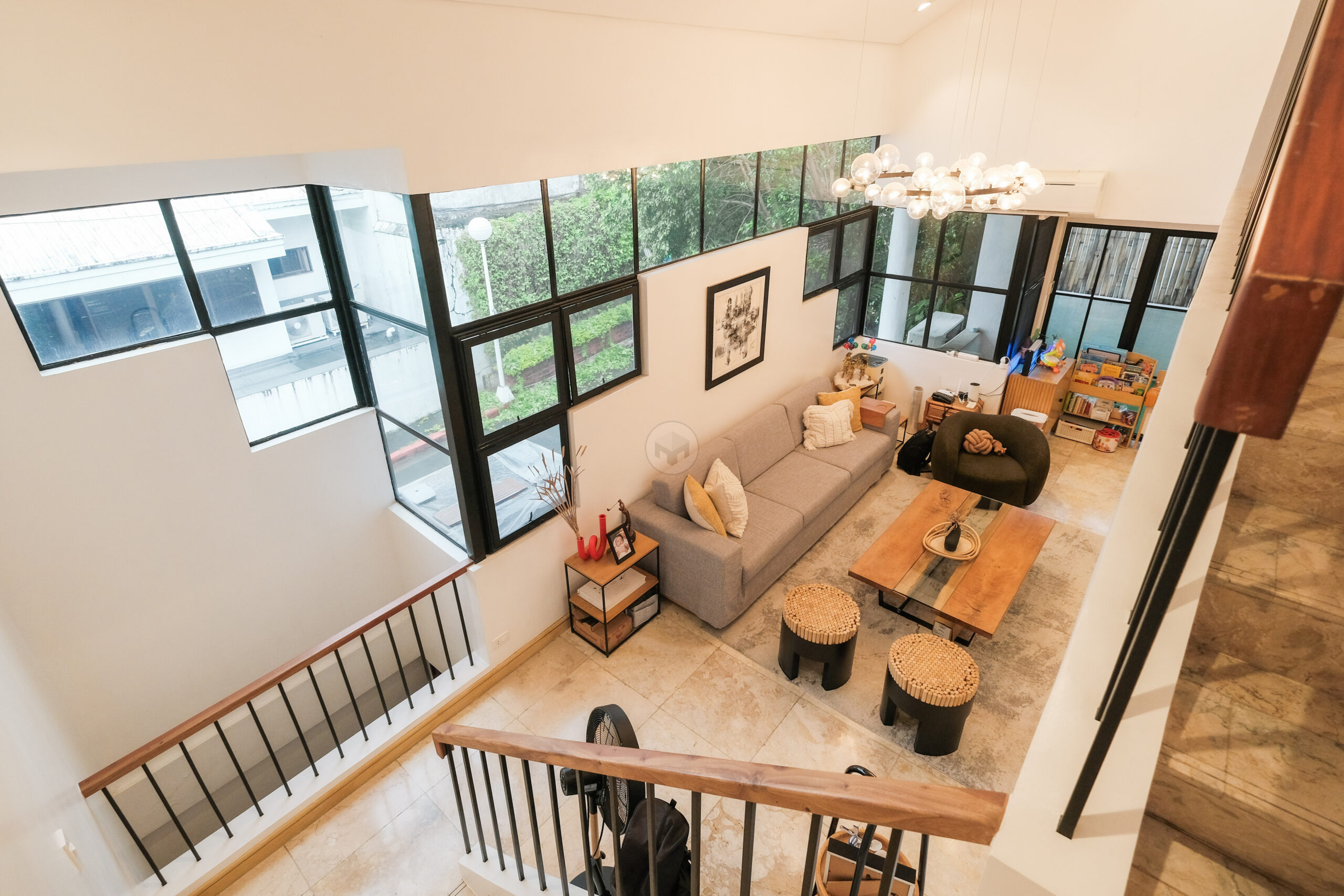 3-BedroomTownhouseforSaleinMariposa,QuezonCity-5.jpg