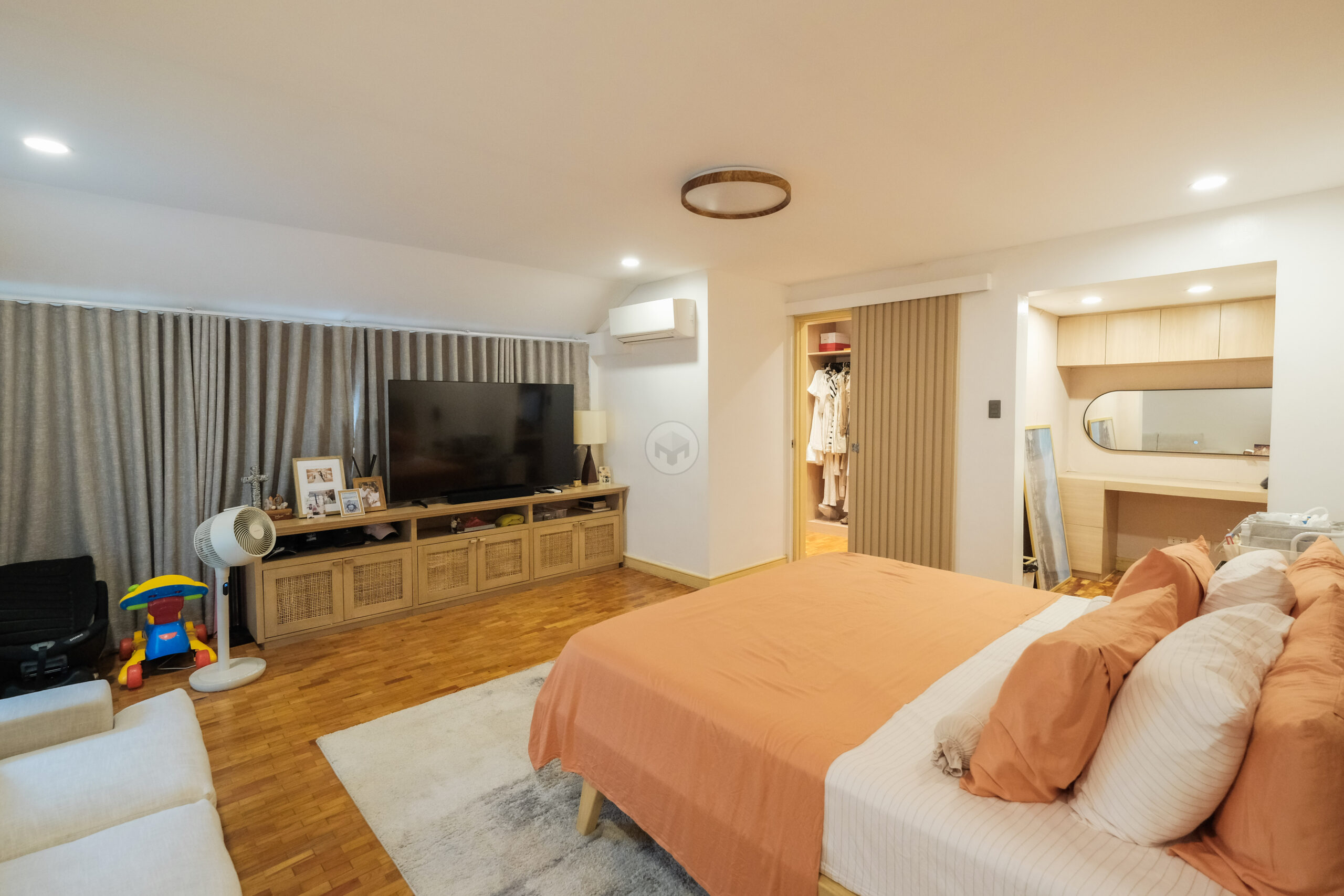 3-BedroomTownhouseforSaleinMariposa,QuezonCity-11.jpg