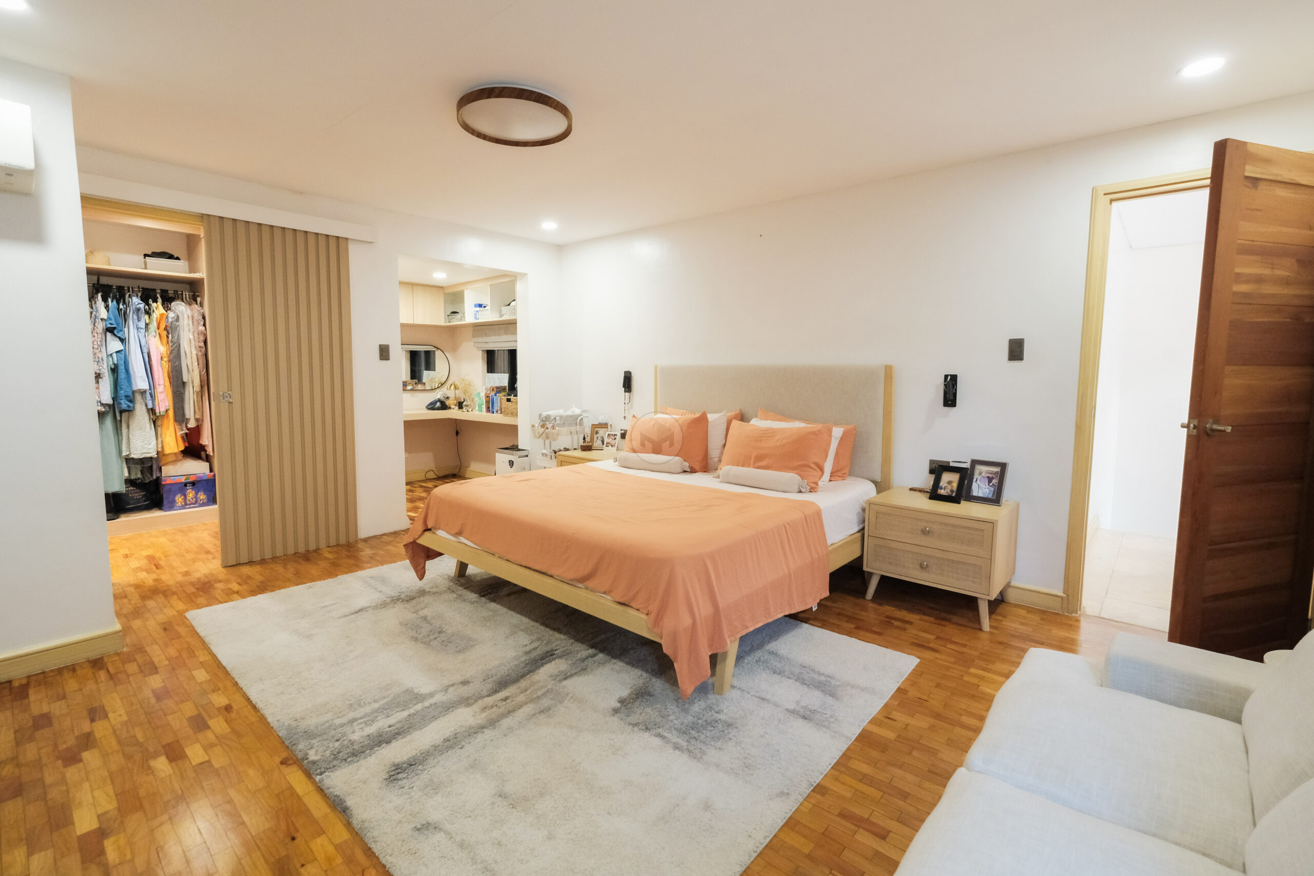 3-BedroomTownhouseforSaleinMariposa,QuezonCity-12.jpg