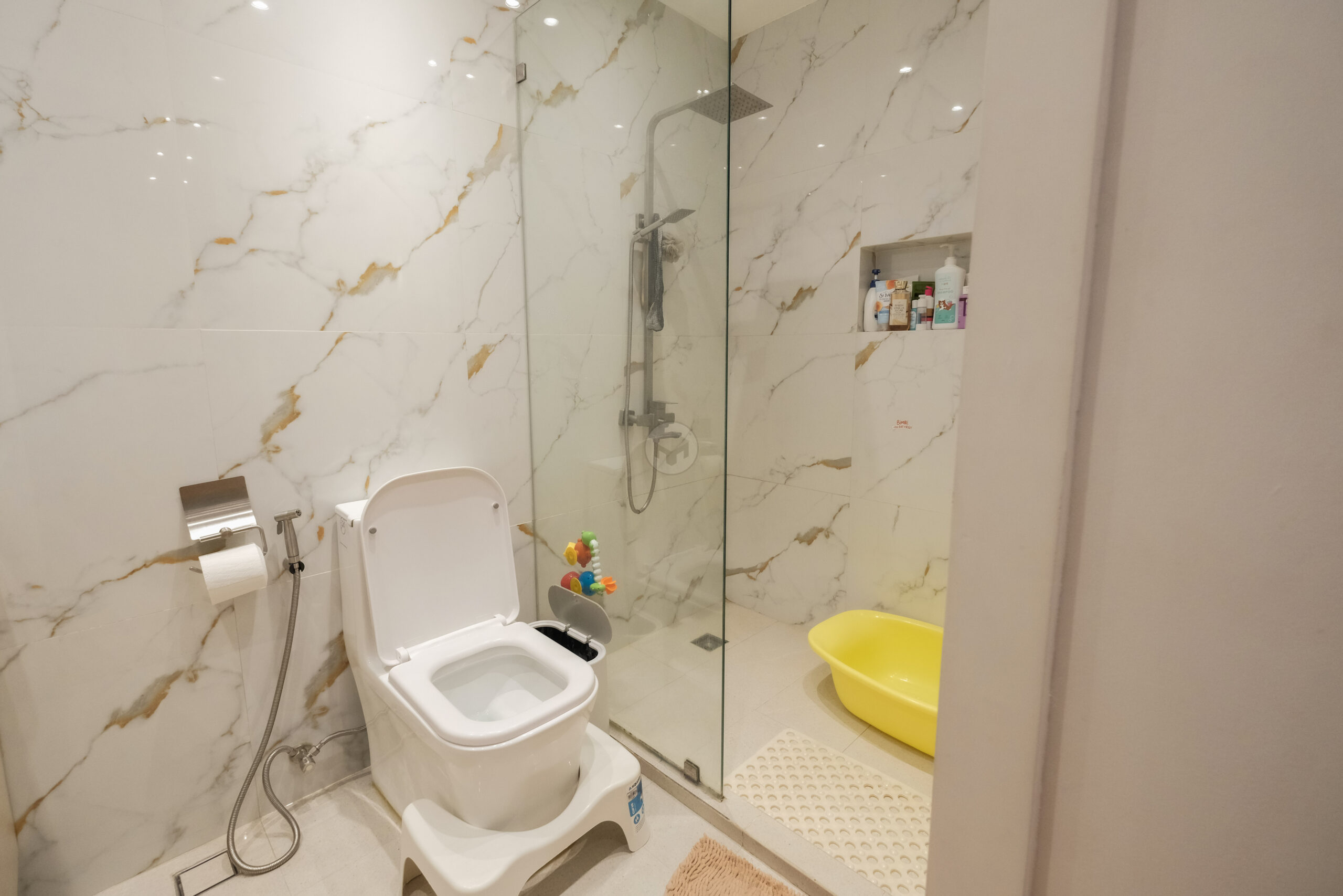 3-BedroomTownhouseforSaleinMariposa,QuezonCity-17.jpg