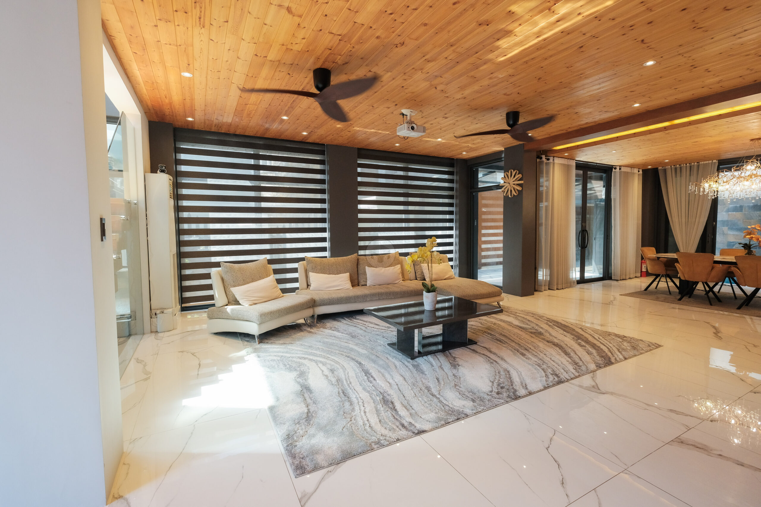 5-BedroomHouseandLotforSaleinDonAntonioRoyaleEstate,Commonwealth,QuezonCity-5.jpg