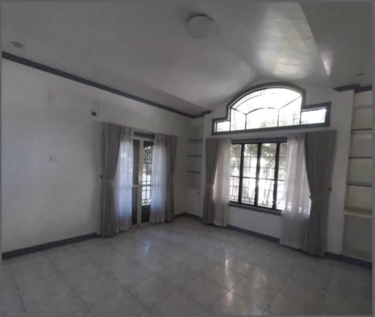 4-BedroomHouseandLotforLeaseinAyalaAlabang,Muntinlupa-3.jpg