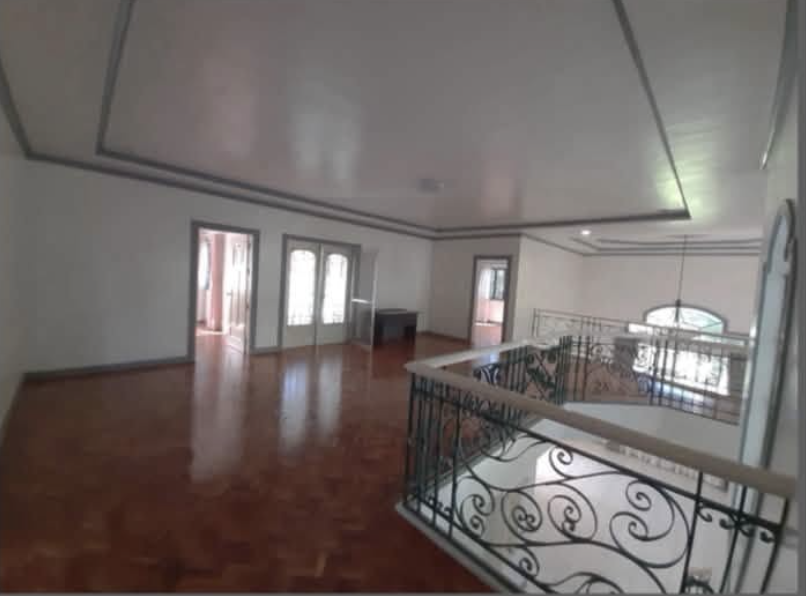 4-BedroomHouseandLotforLeaseinAyalaAlabang,Muntinlupa-12.jpg