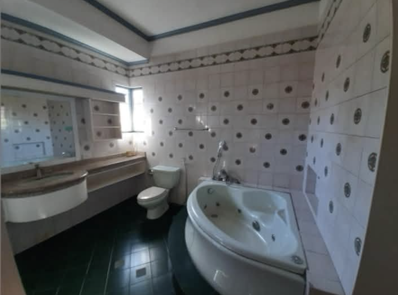 4-BedroomHouseandLotforLeaseinAyalaAlabang,Muntinlupa-10.jpg
