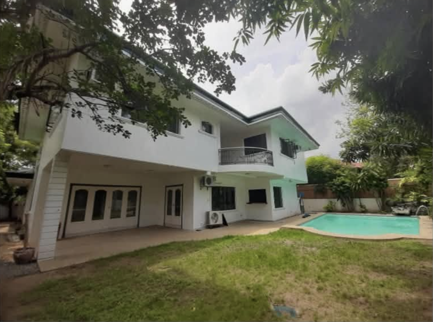 4-BedroomHouseandLotforLeaseinAyalaAlabang,Muntinlupa-1.jpg