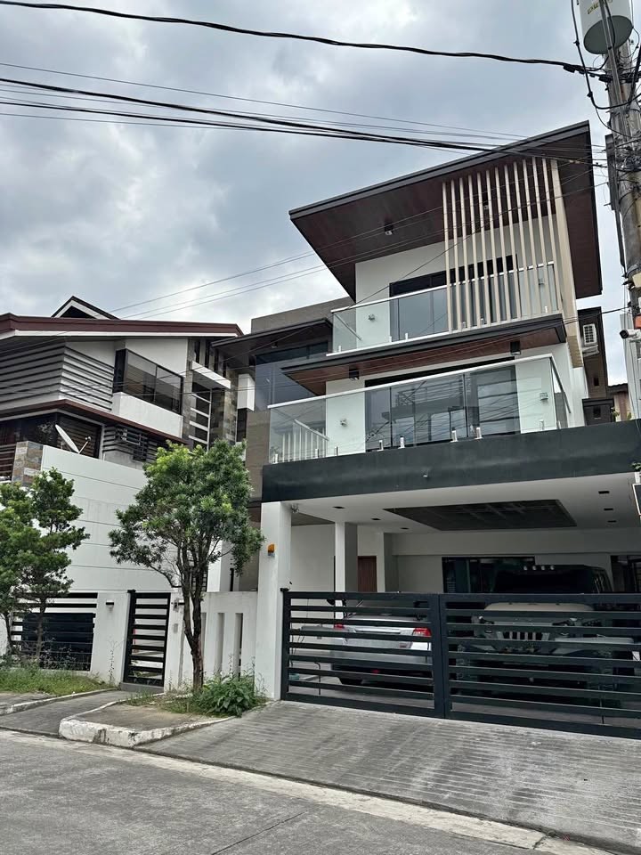 Pristine4-BedroomHouseandLotforSaleinAcropolisVillage,MandaluyongCity-1.jpg