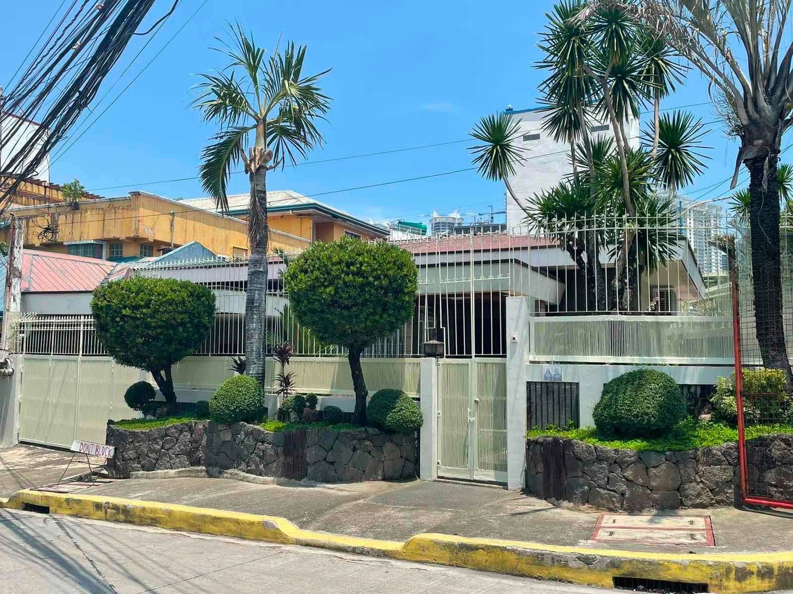 3-BedroomBungalowHouseandLotforSaleinPlainViewSubd.,Mandaluyong-2.jpg
