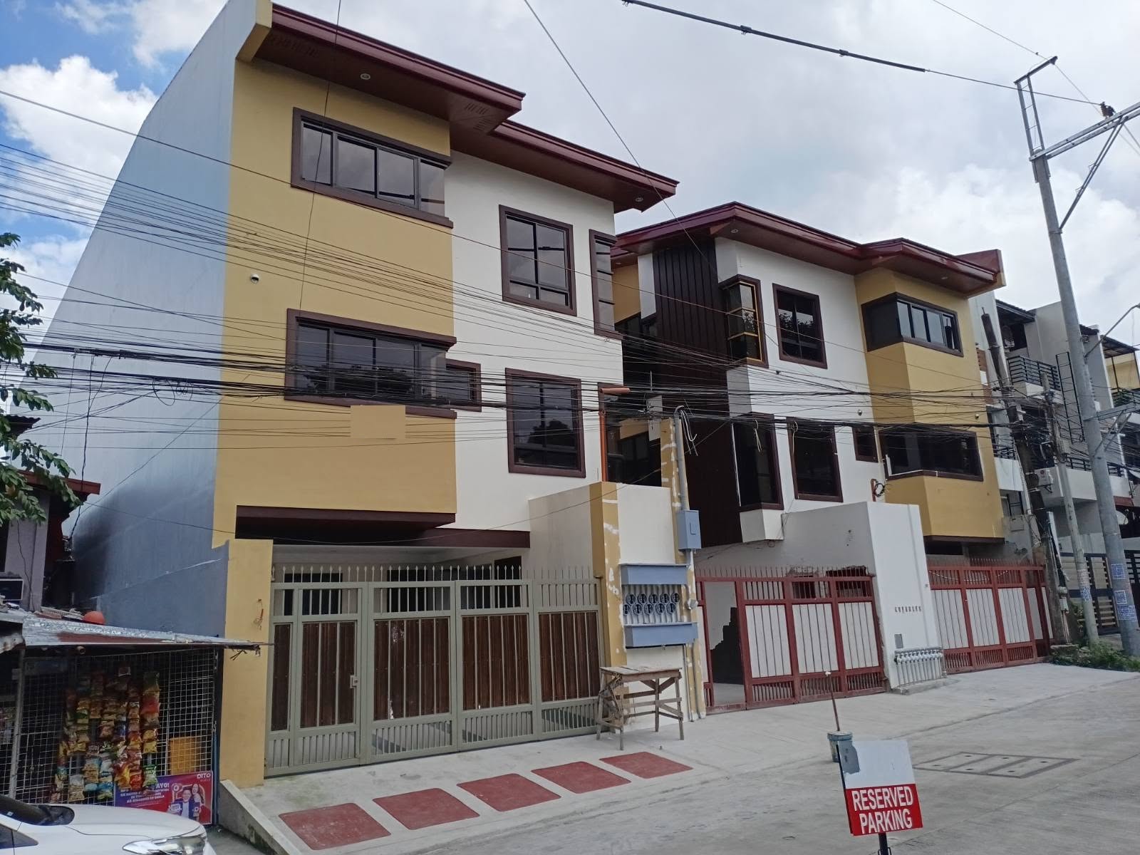 3-BedroomTownhouseforSaleinWestFairview,QuezonCity-1.jpg