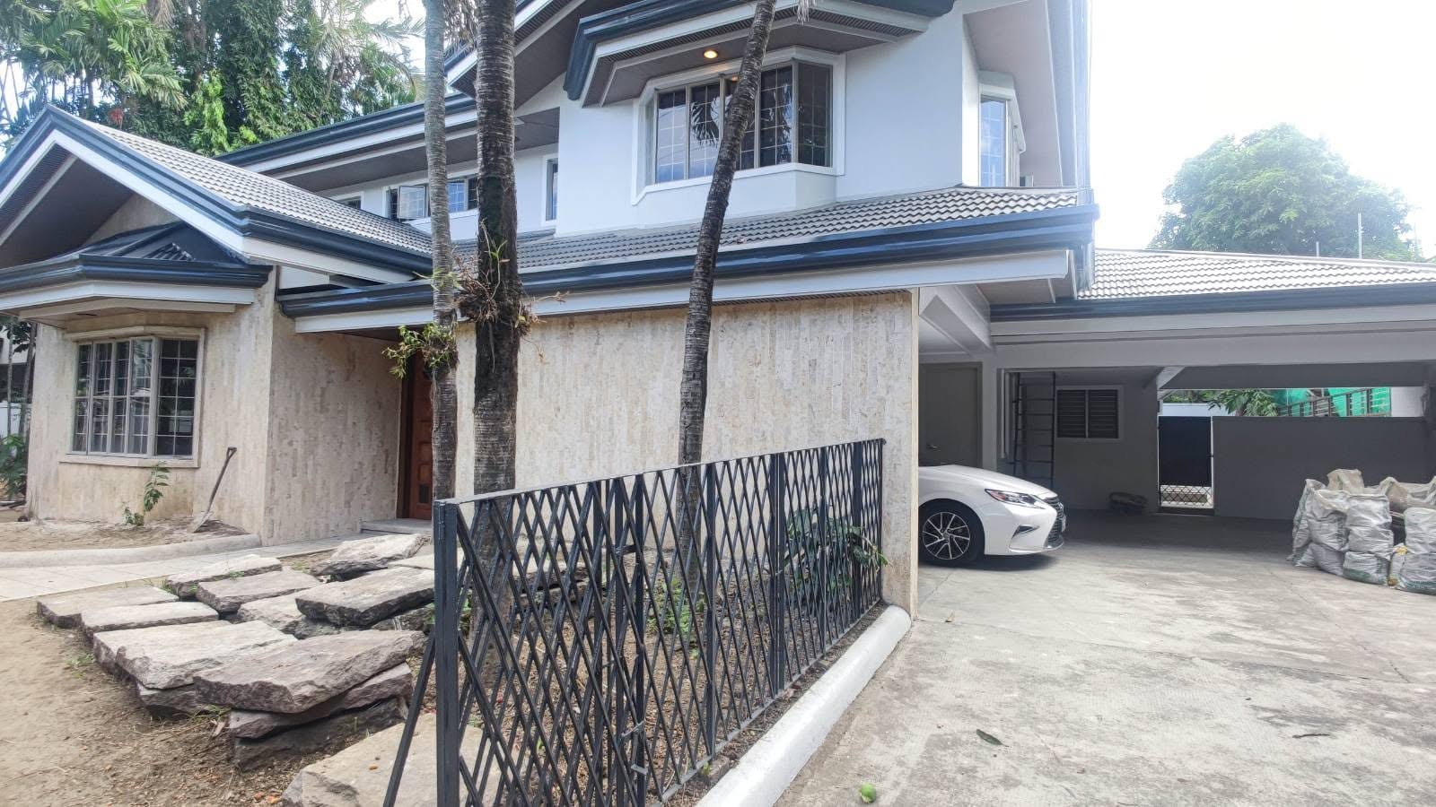5-BedroomHouseandLotforLeaseinGreenmeadows,QuezonCity-1.jpg