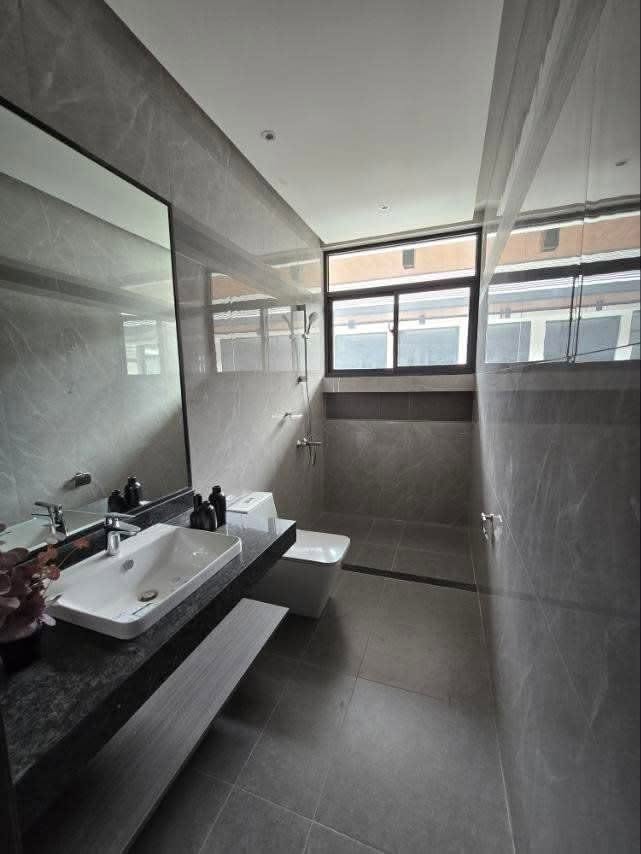 4-BedroomTownhouseforLeaseinOxfordResidences,StaMesaHeights,QuezonCity-14.jpg