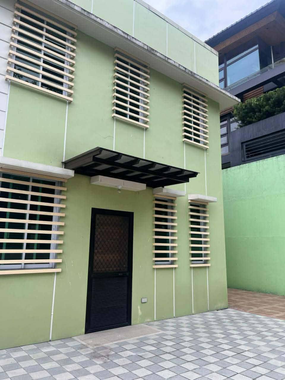 3-BedroomTownhouseforLeaseinSt.Ignatius,QuezonCity-1.jpg