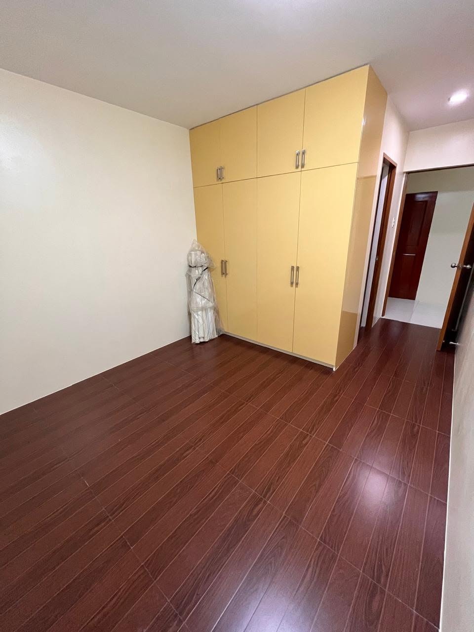 3-BedroomTownhouseforLeaseinSt.Ignatius,QuezonCity-5.jpg