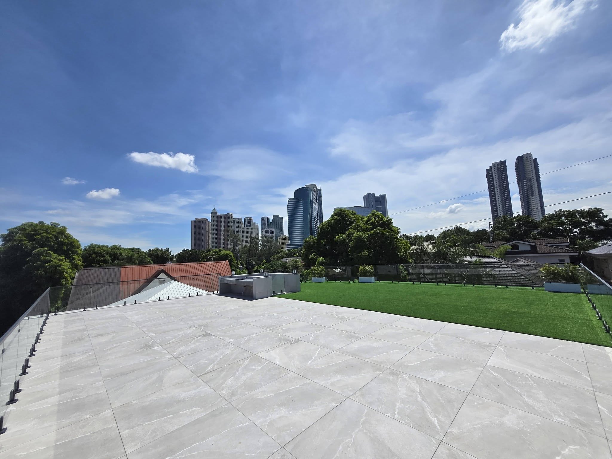 4-BedroomHouseandLotforSaleinAcropolis,QuezonCity-15.jpg