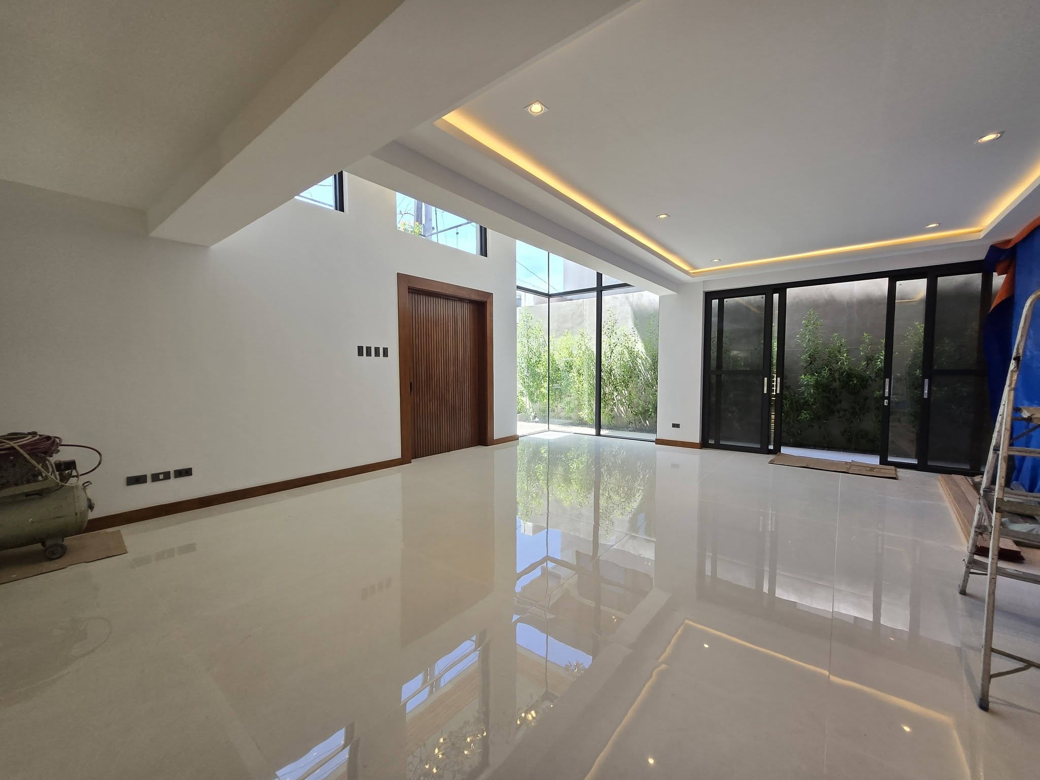 4-BedroomHouseandLotforSaleinAcropolis,QuezonCity-4.jpg