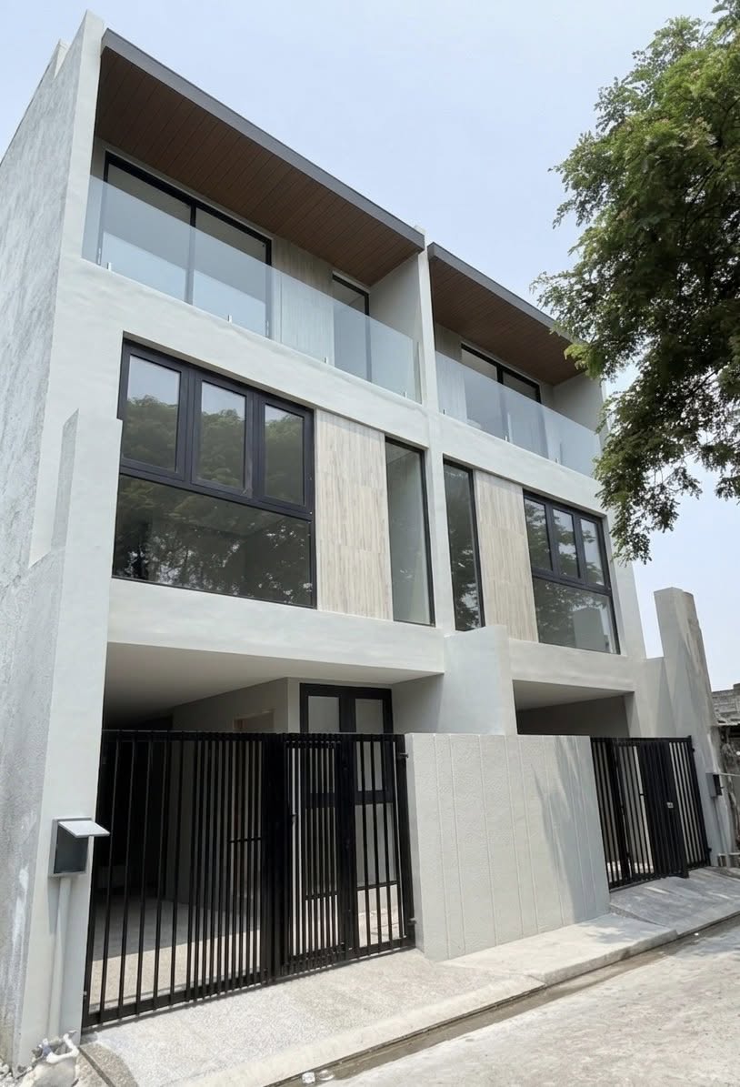 4-BedroomTownhouseforSaleinVistaVerde,NorthCaloocan-1.jpg