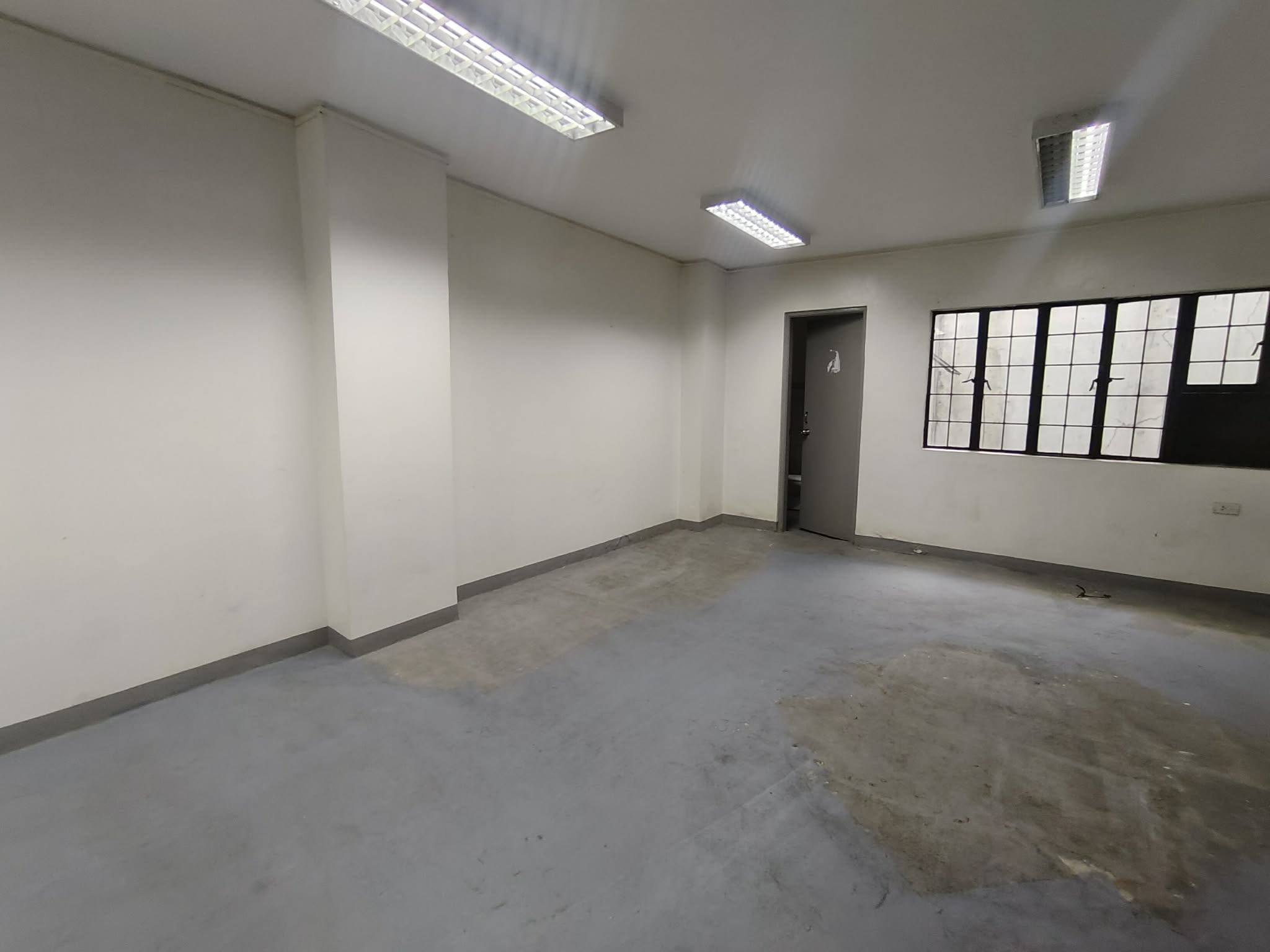 40SQMCommercialOfficeSpaceforLeasenearQuezonAve.,QuezonCity-4.jpg