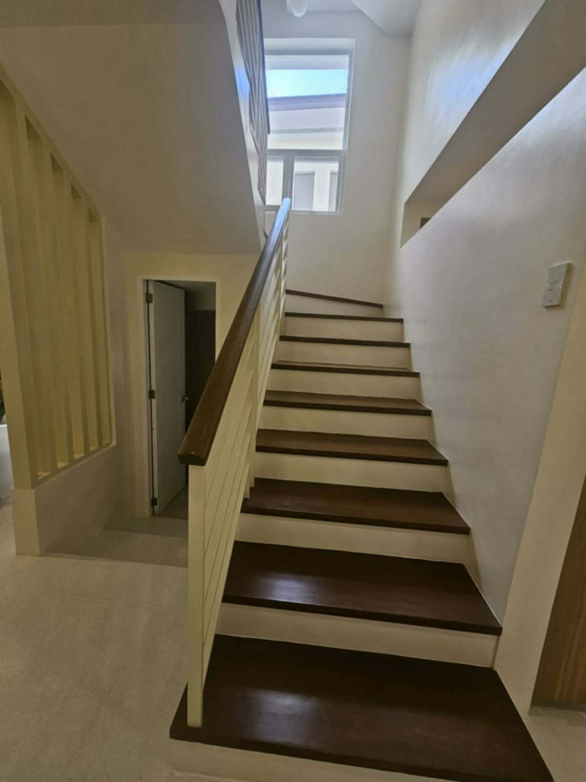 4-BedroomHouseandLotforSaleinOroVistaRoyale,Antipolo-5.jpg