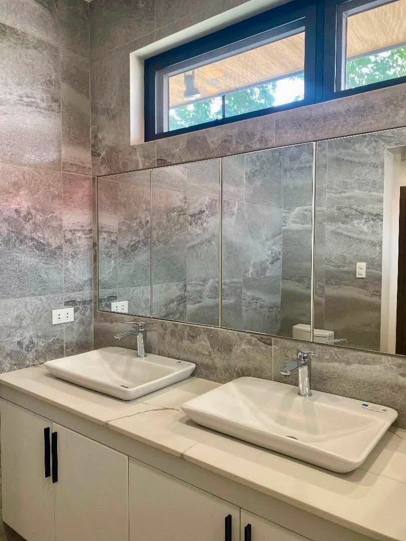 5-BedroomHouseandLotforSaleinTierraNueva,Alabang,Muntinlupa-14.jpg