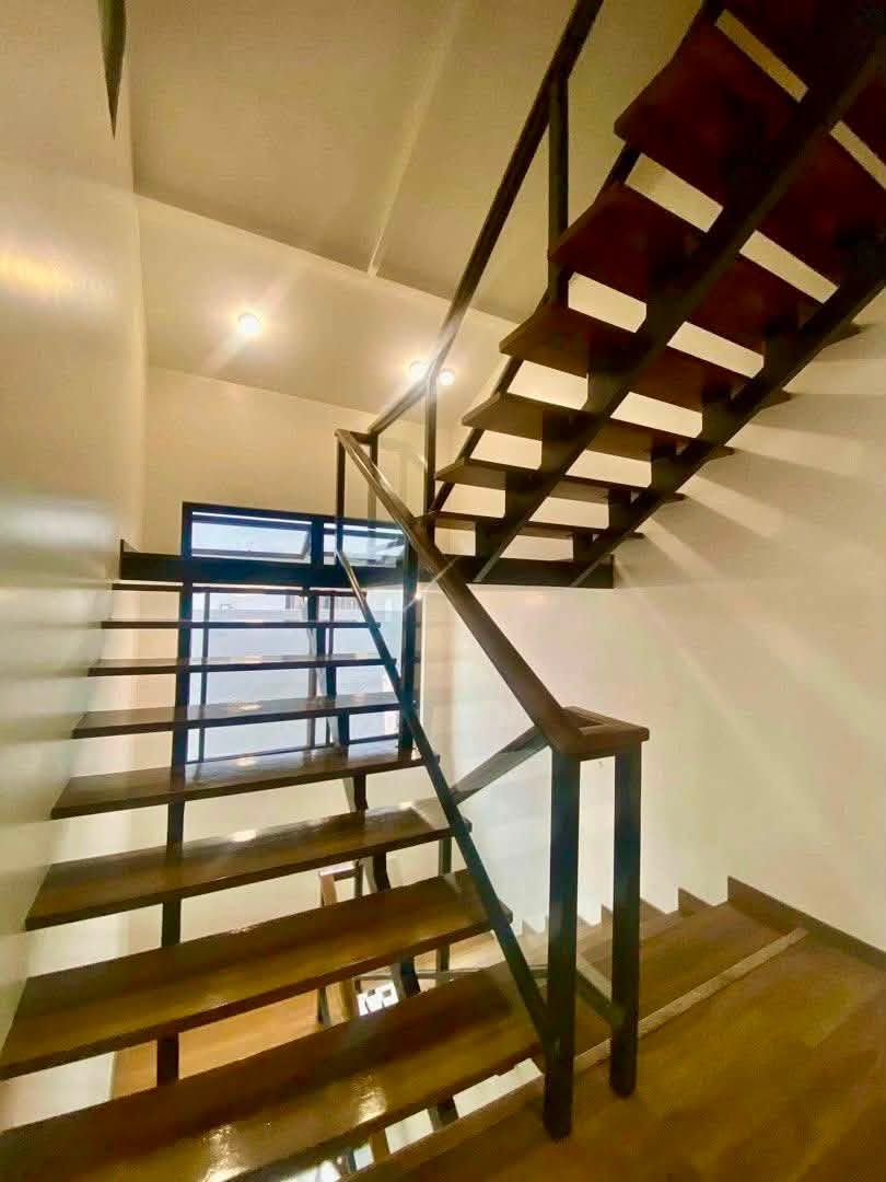5-BedroomHouseandLotforSaleinTierraNueva,Alabang,Muntinlupa-10.jpg