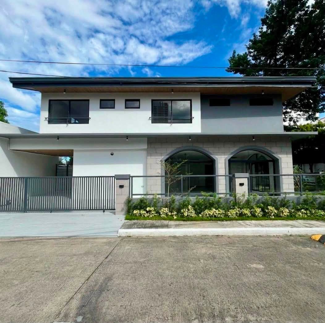5-BedroomHouseandLotforSaleinTierraNueva,Alabang,Muntinlupa-2.jpg