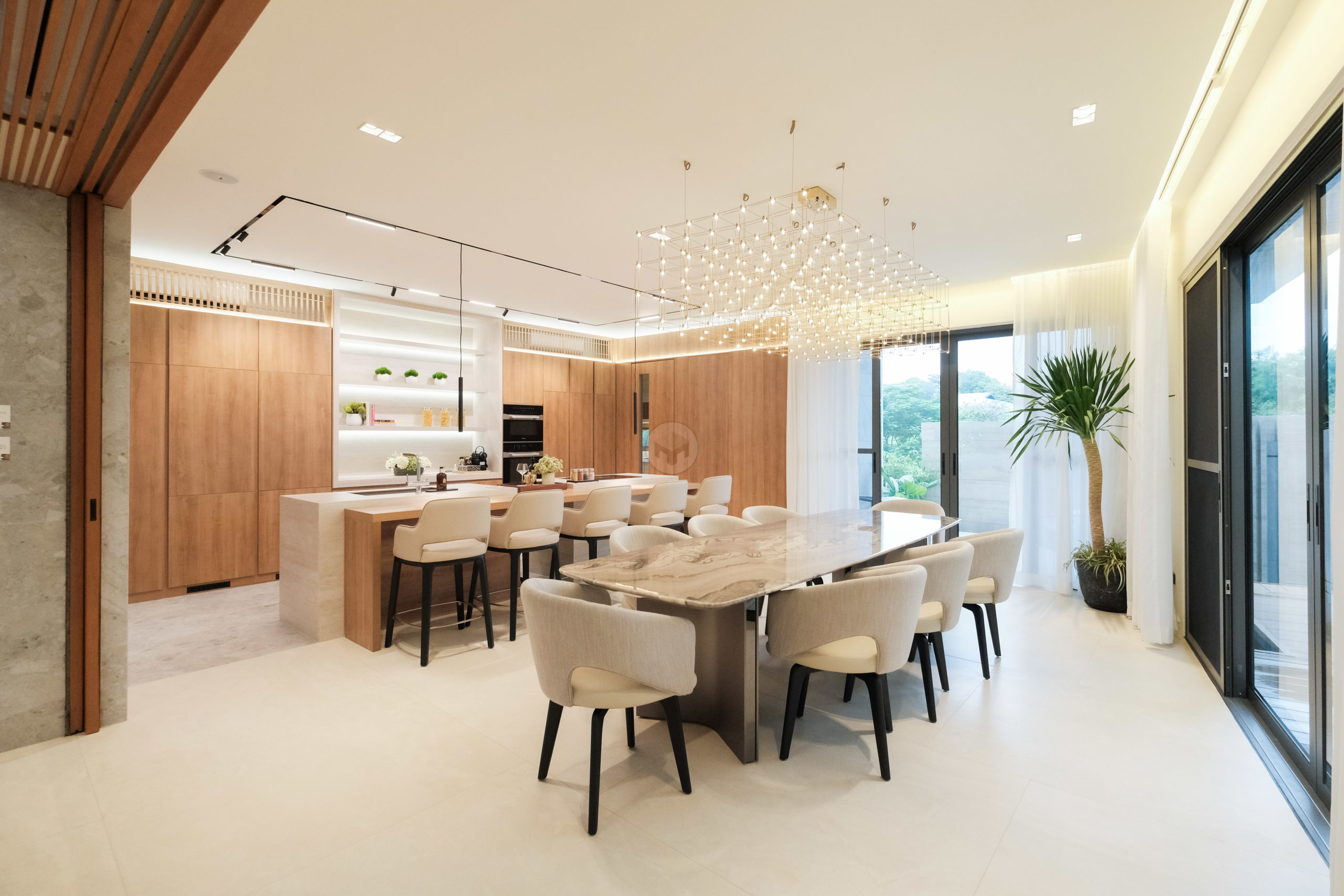 5-BedroomHouseandLotforSaleatTheEnclavesAlabang-4.jpg