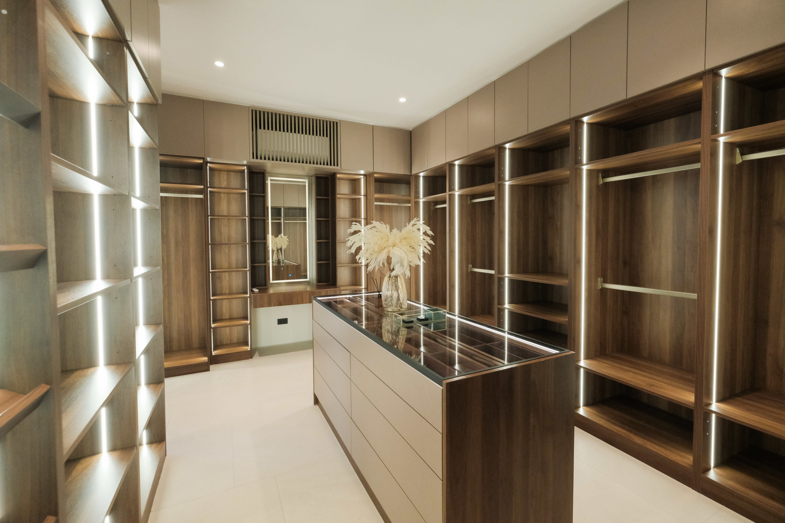 5-BedroomHouseandLotforSaleatTheEnclavesAlabang-11.jpg