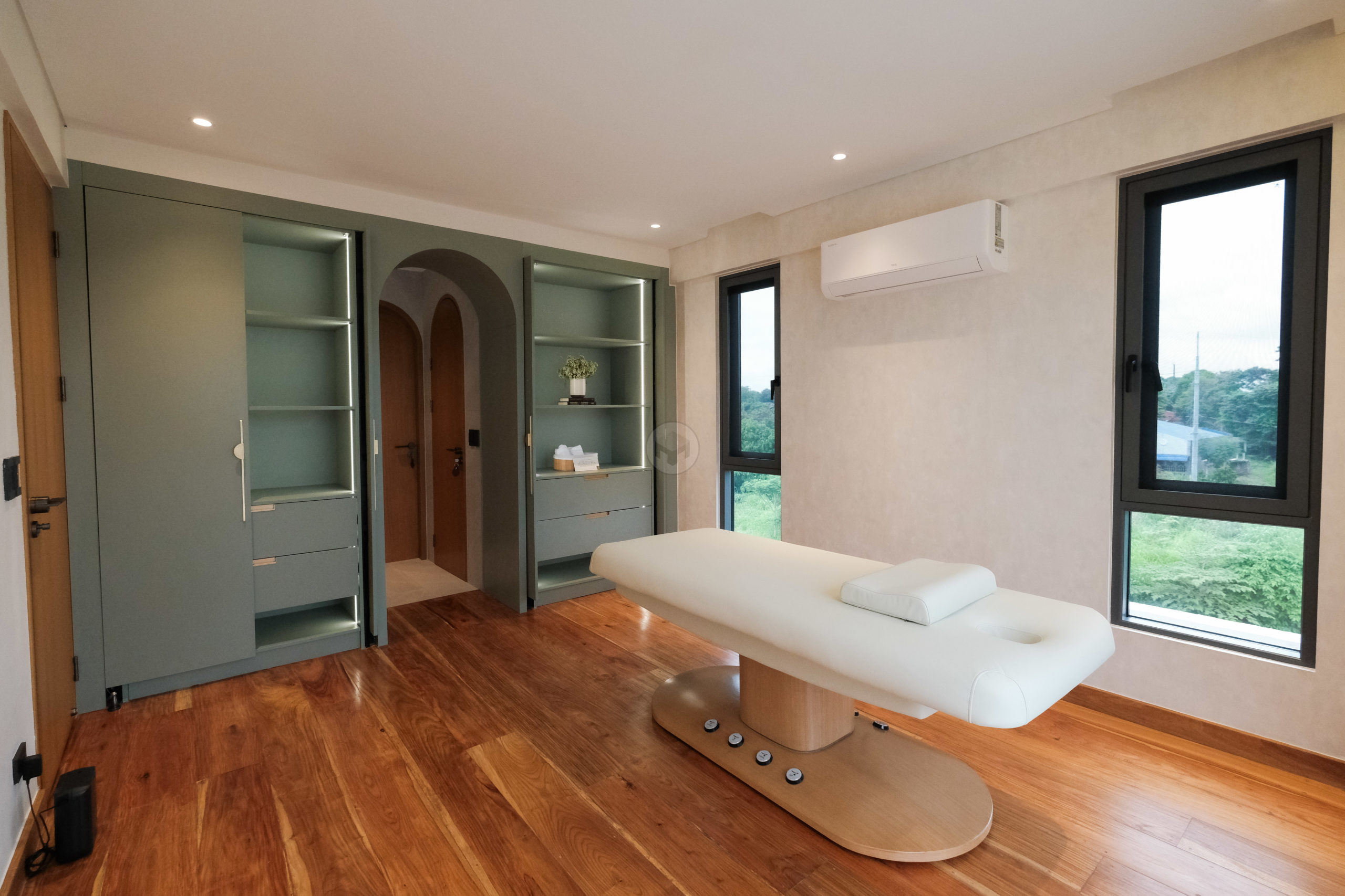 5-BedroomHouseandLotforSaleatTheEnclavesAlabang-14.jpg
