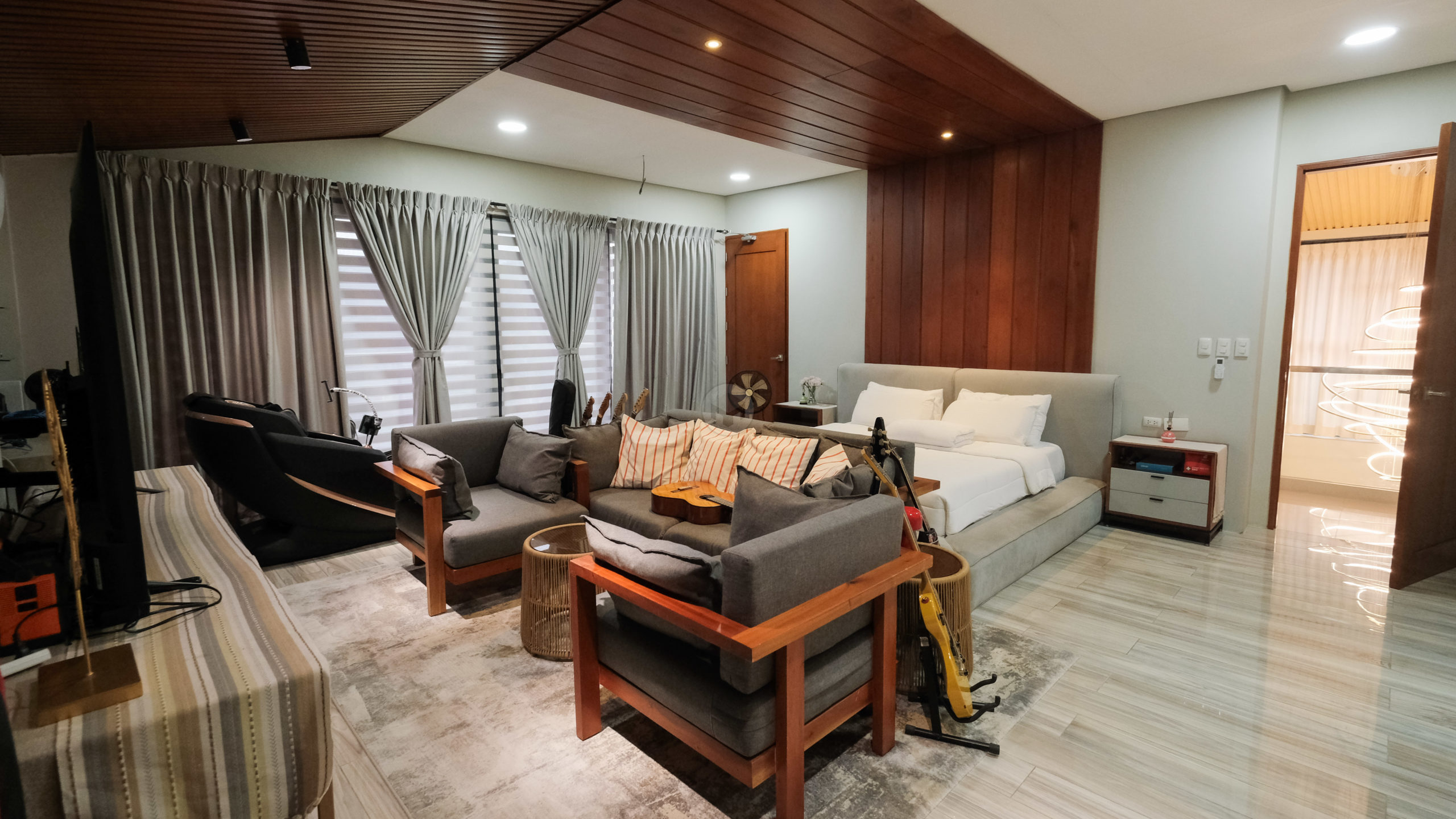2-BedroomHouseandLotforSaleinTheEnclaveAlabang-13.jpg