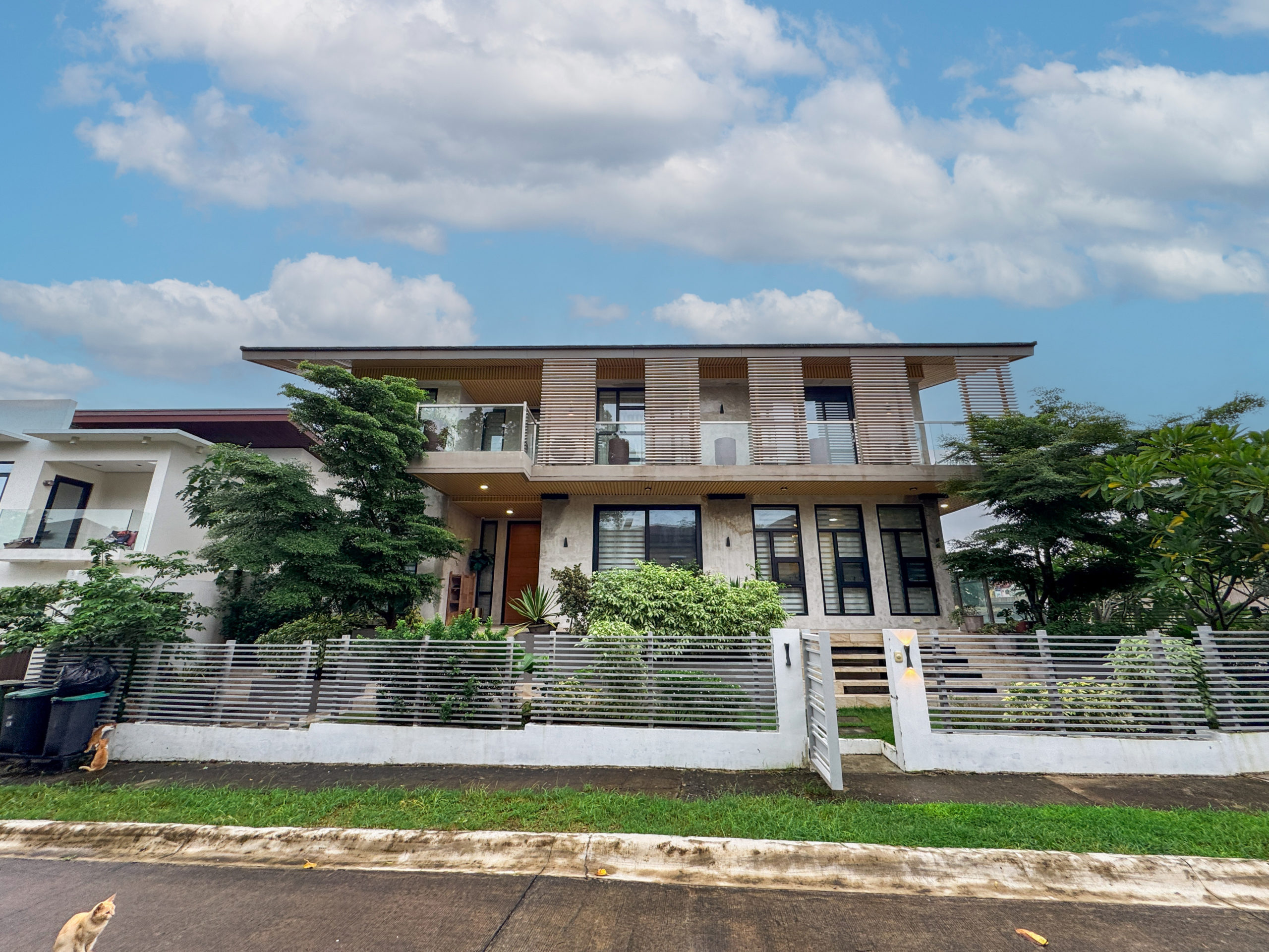 2-BedroomHouseandLotforSaleinTheEnclaveAlabang-1.jpg