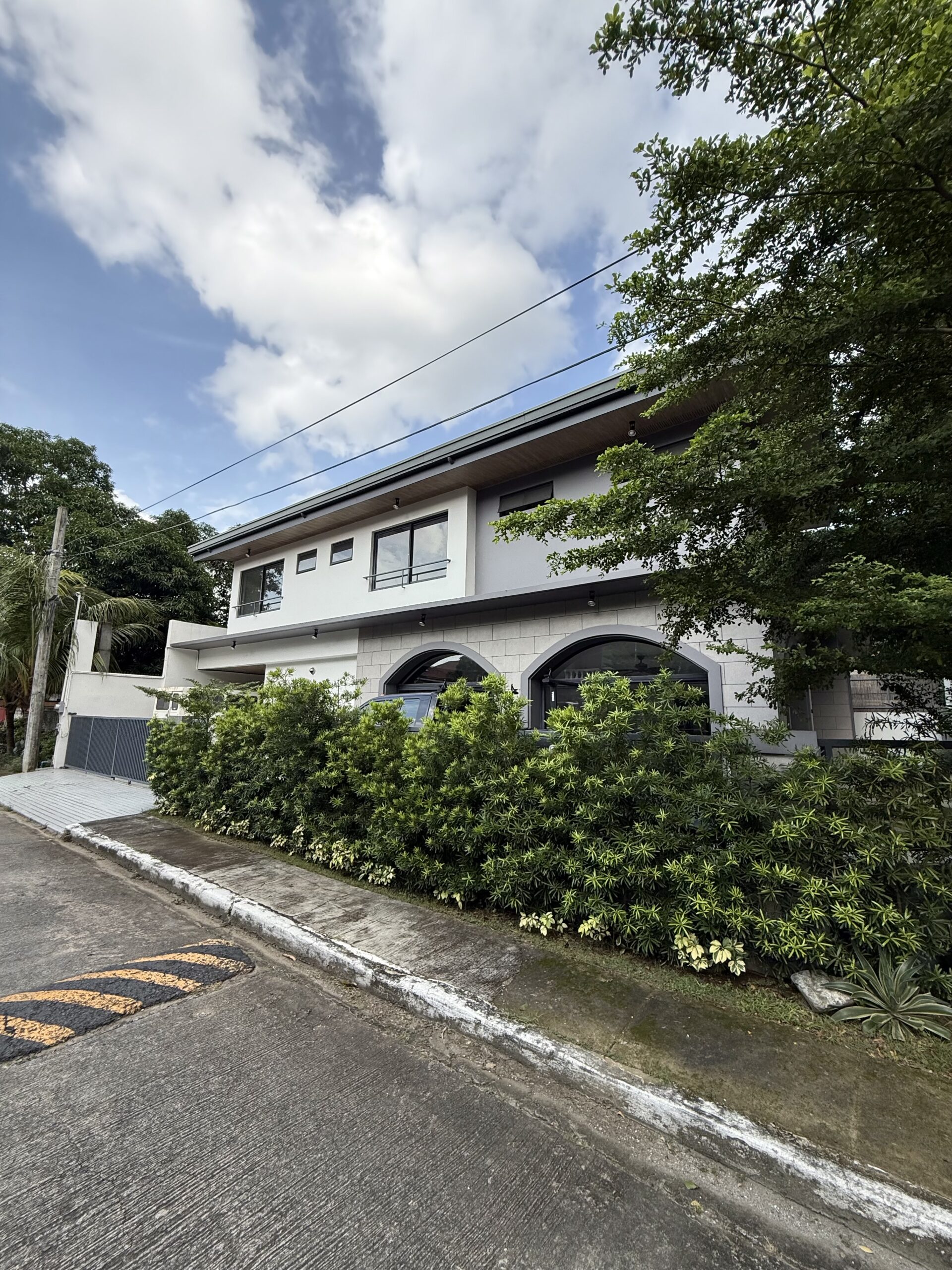 5-BedroomHouseandLotforSaleinTierraNueva,Alabang,Muntinlupa-1.jpg