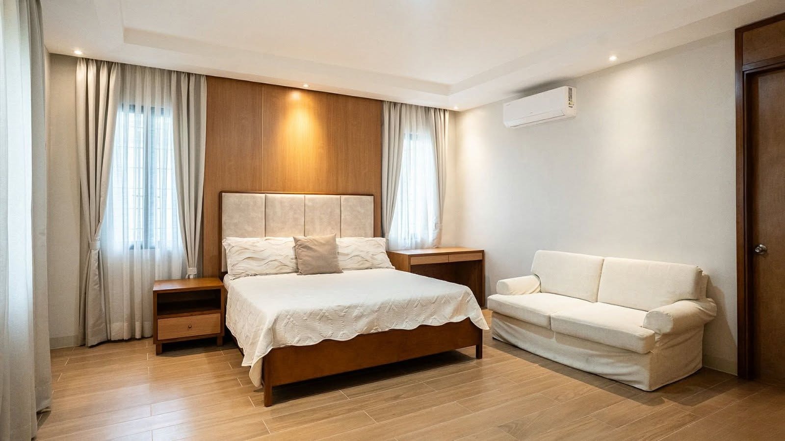 8-BedroomHouseandLotforSaleinLasPiñasCity-18.jpg
