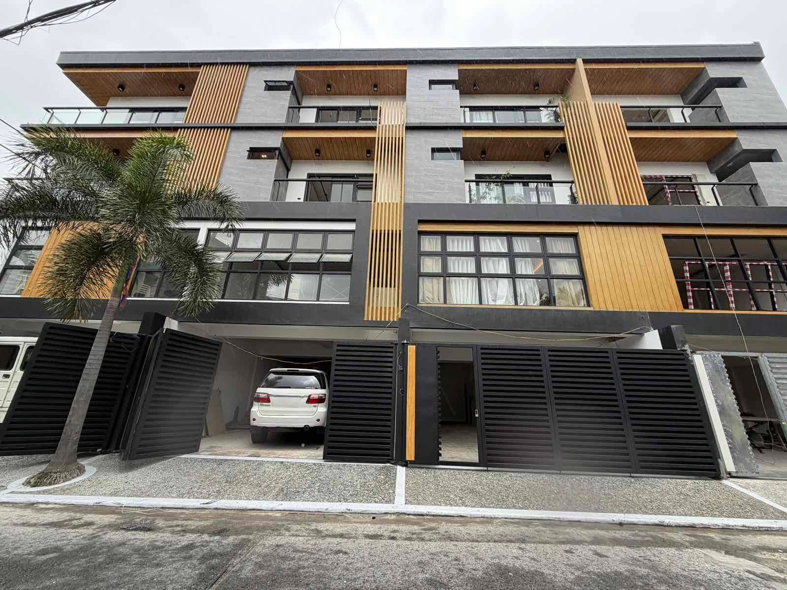 HigheEnd4-BedroomTownhouseforSaleinMandaluyongCity-1.jpg