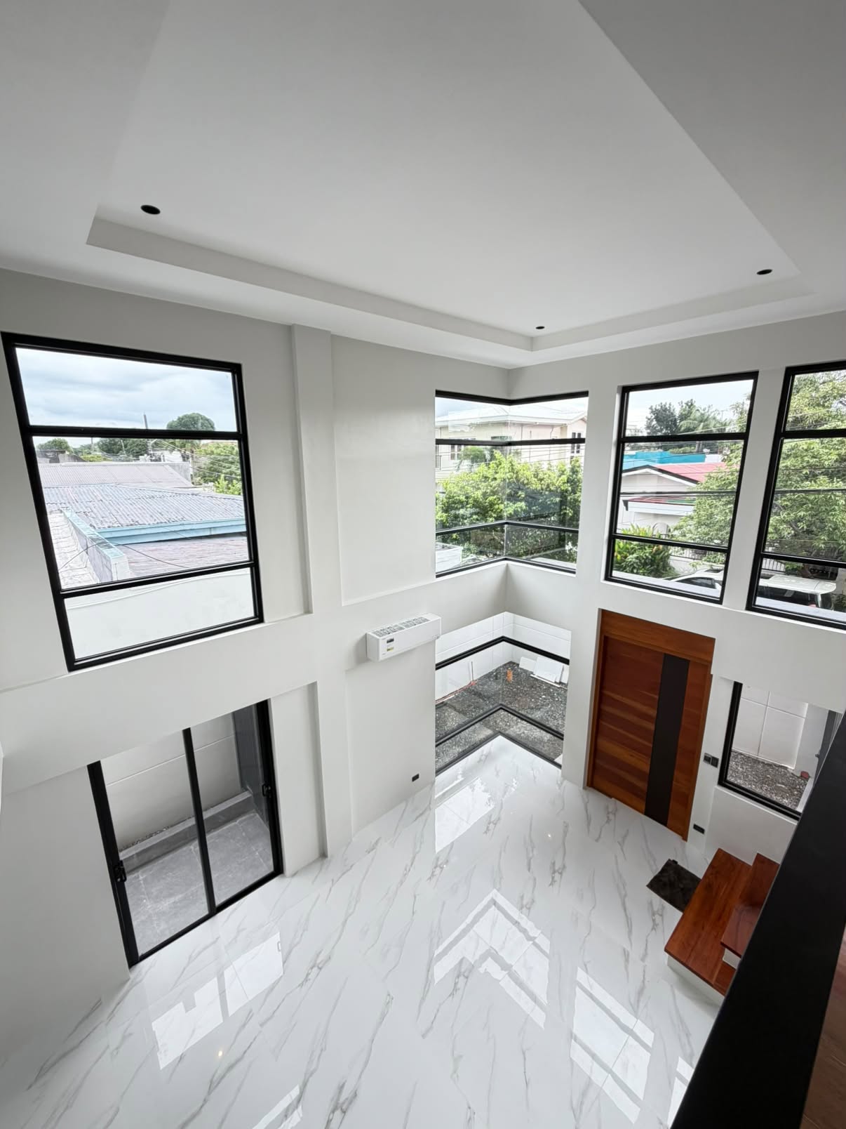 3-BedroomHouseandLotforSaleinBFInternationalVillage,LasPiñasCity-1.jpg