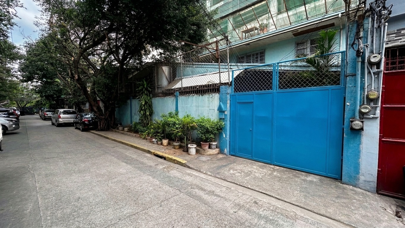 4-BedroomHouseandLotforLeaseinHighWayHills,MandaluyongCity-1.jpg