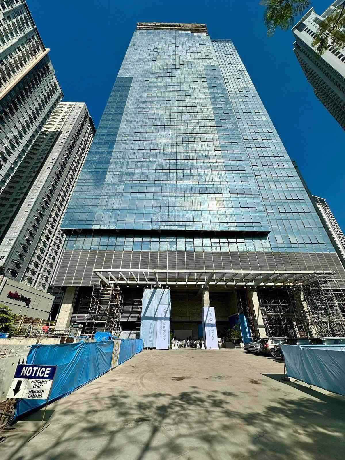 116SQMOfficeSpaceforSaleinOneVertisPlaza,QuezonCity-1.jpg