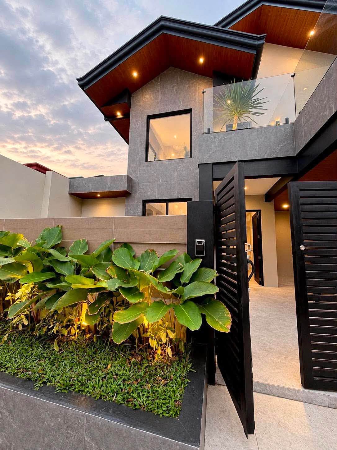 4-BedroomHouseandLotforSaleinGreenwoodsExecutiveVillage,Taytay,Rizal-2.jpg