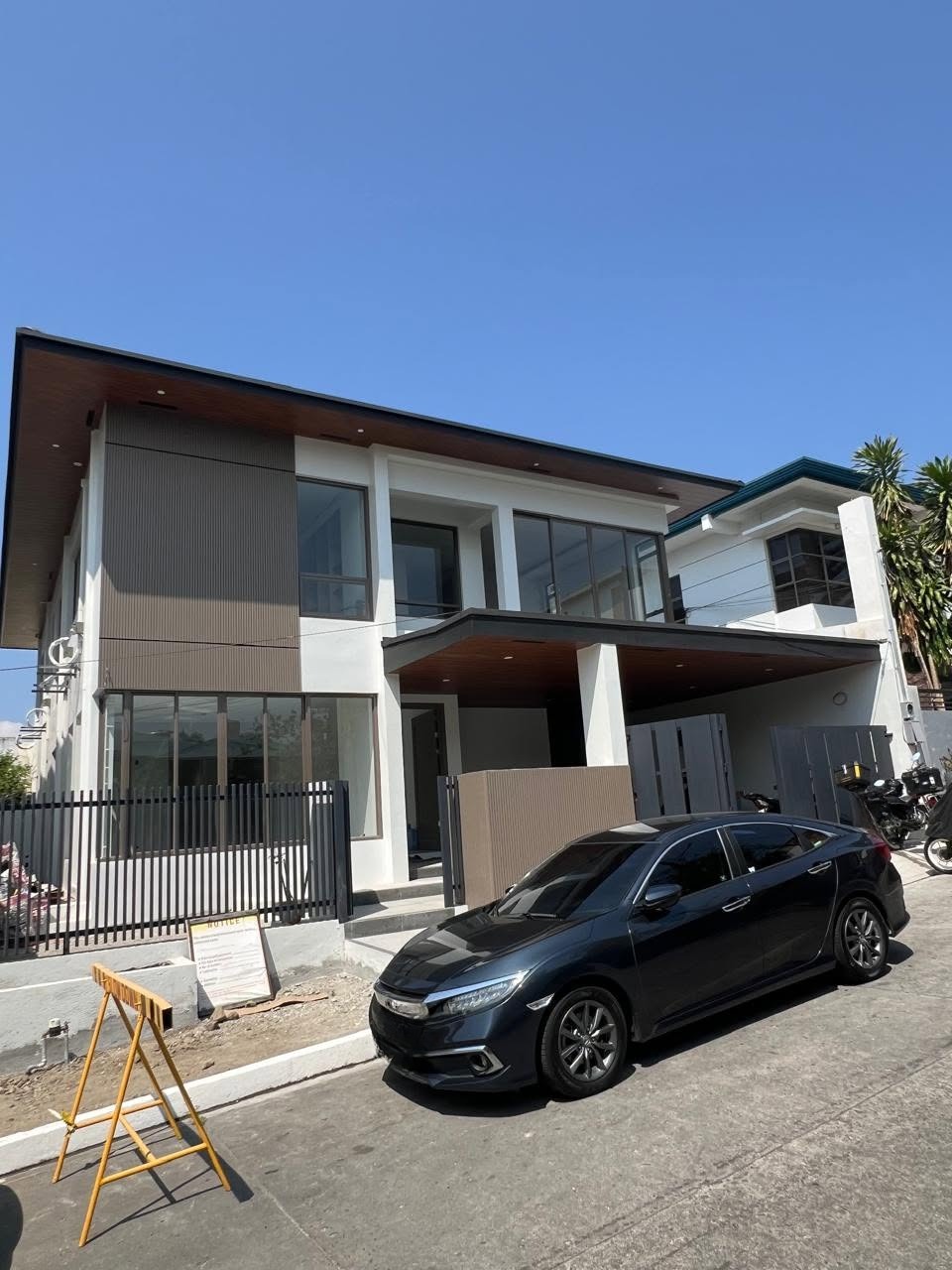 5-BedroomHouseandLotforSaleinBFHomes,Parañaque-3.jpg