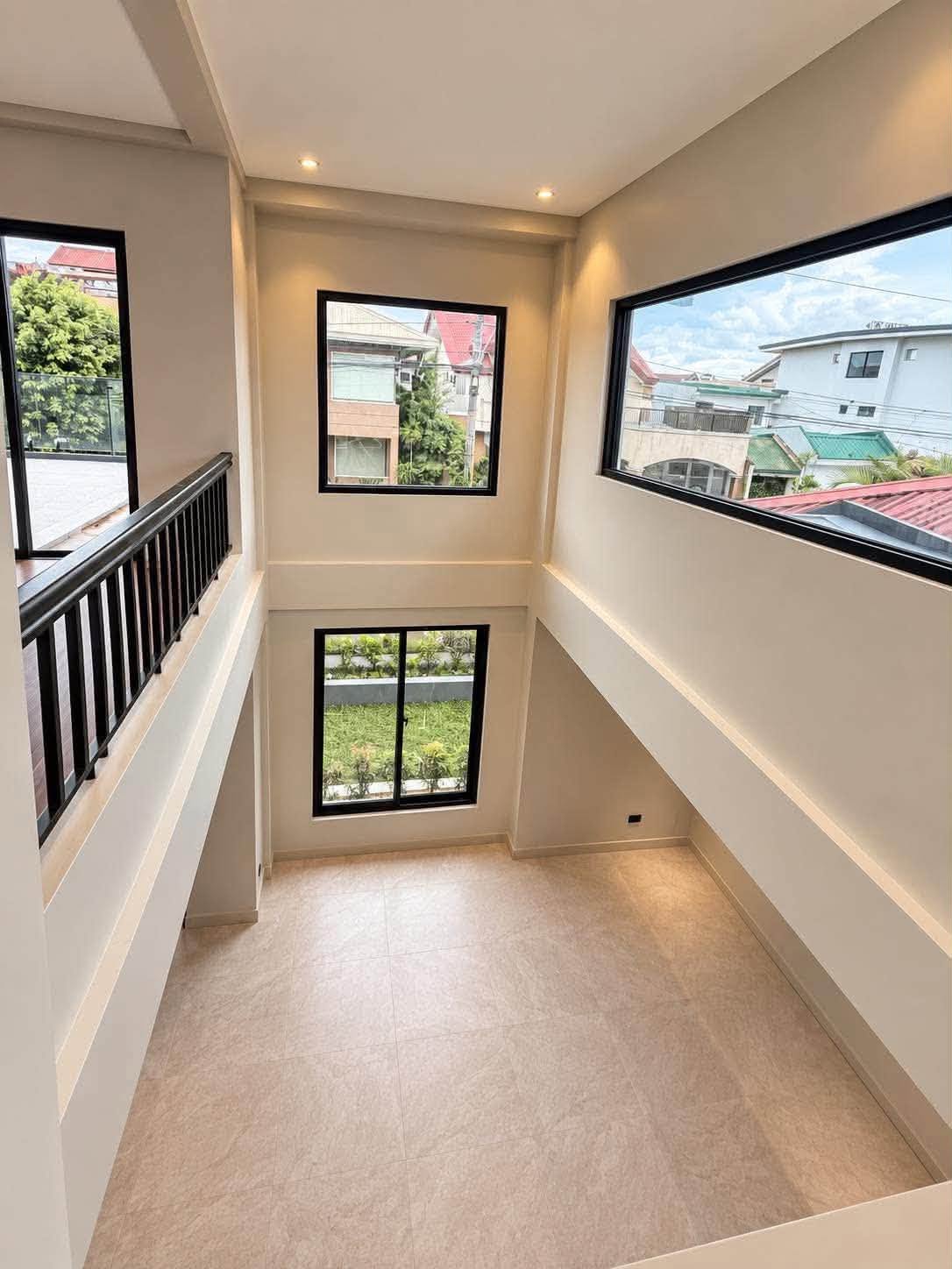 4-BedroomHouseandLotforSaleinGreenwoodsExecutiveVillage,Taytay,Rizal-16.jpg