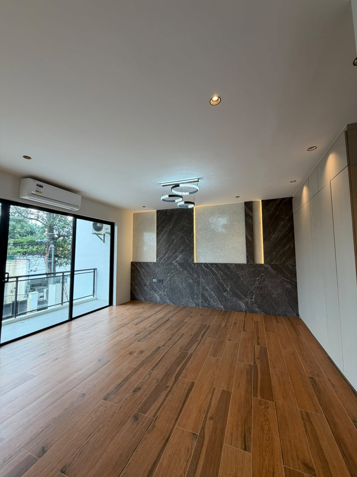 3-BedroomHouseandLotforSaleinBFInternationalVillage,LasPiñasCity-9.jpg