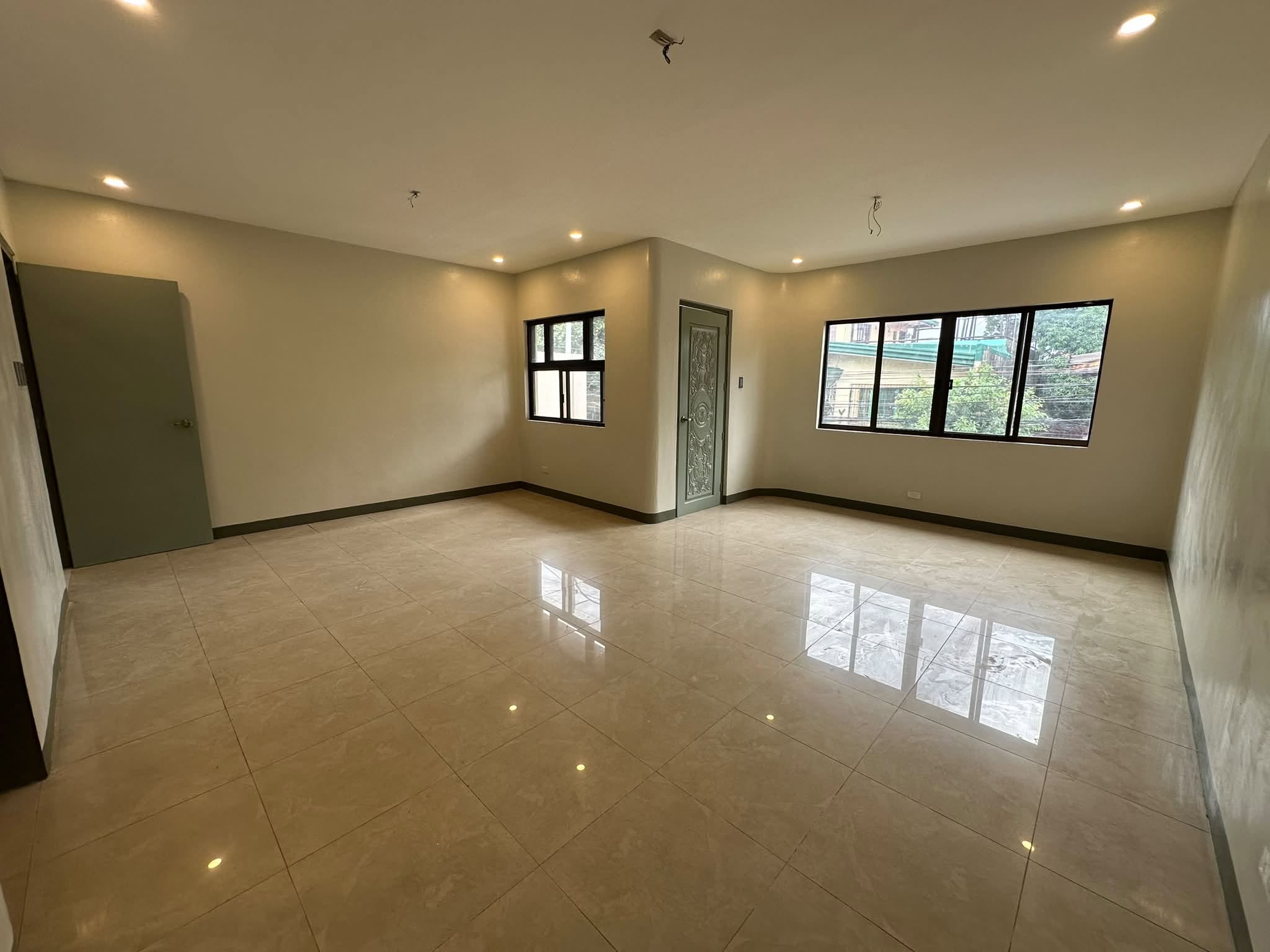 5-BedroomHouseandLotforSaleinQuezonCity-14.jpg