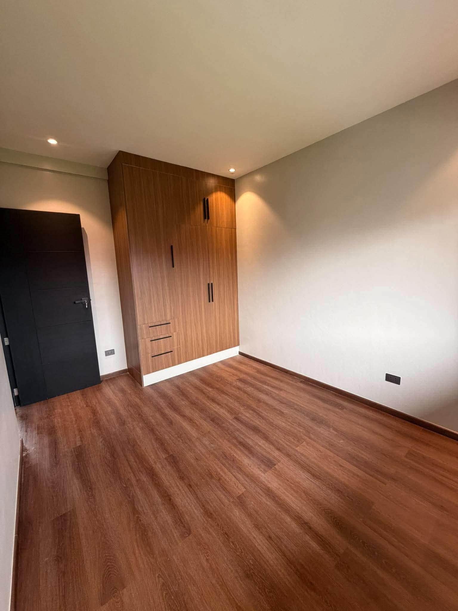 4-BedroomHouseandLotforSaleinGreenwoodsExecutiveVillage,Taytay,Rizal-11.jpg