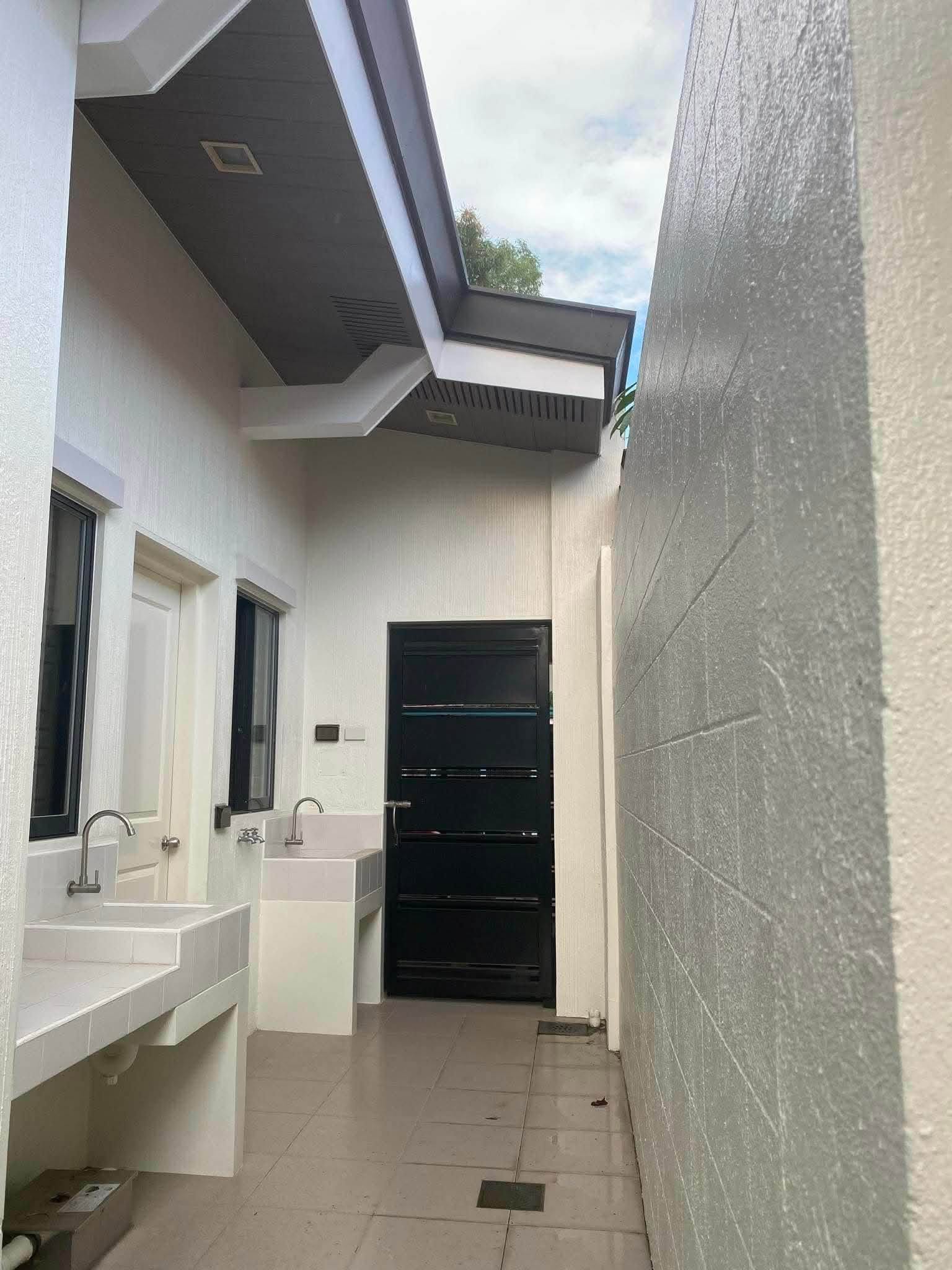 3-BedroomHouseandLotforSaleinNorthview,QuezonCity-9.jpg
