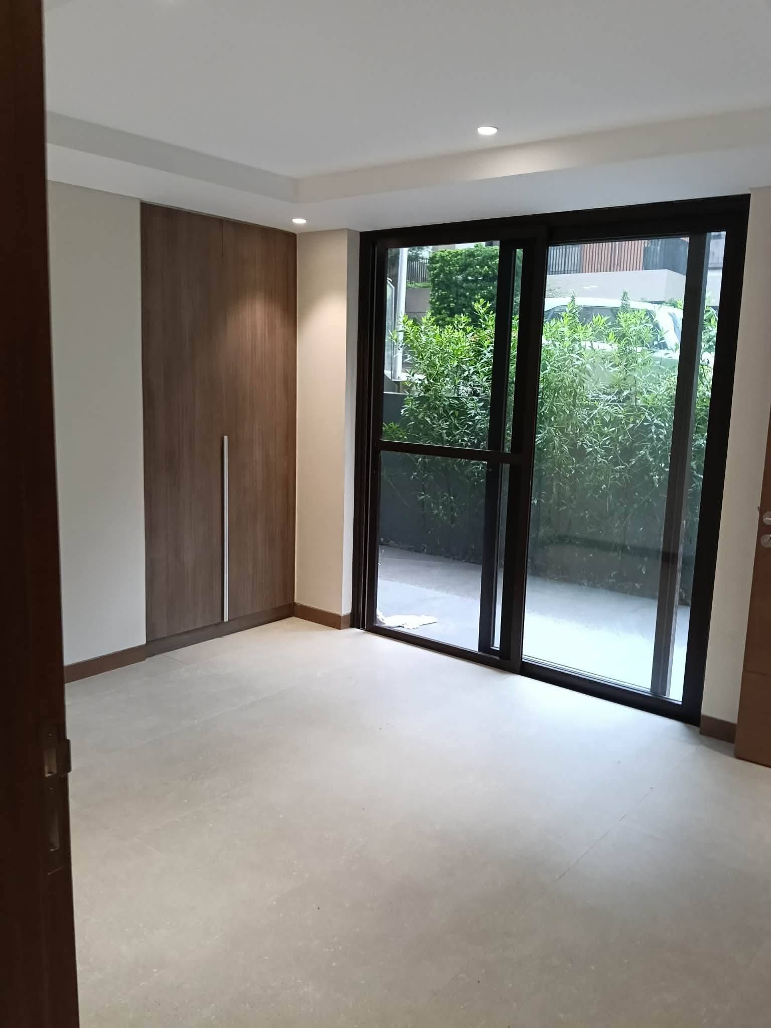 5-BedroomHouseandLotforLeaseinMcKinleyHillVillage,TaguigCity-2.jpg