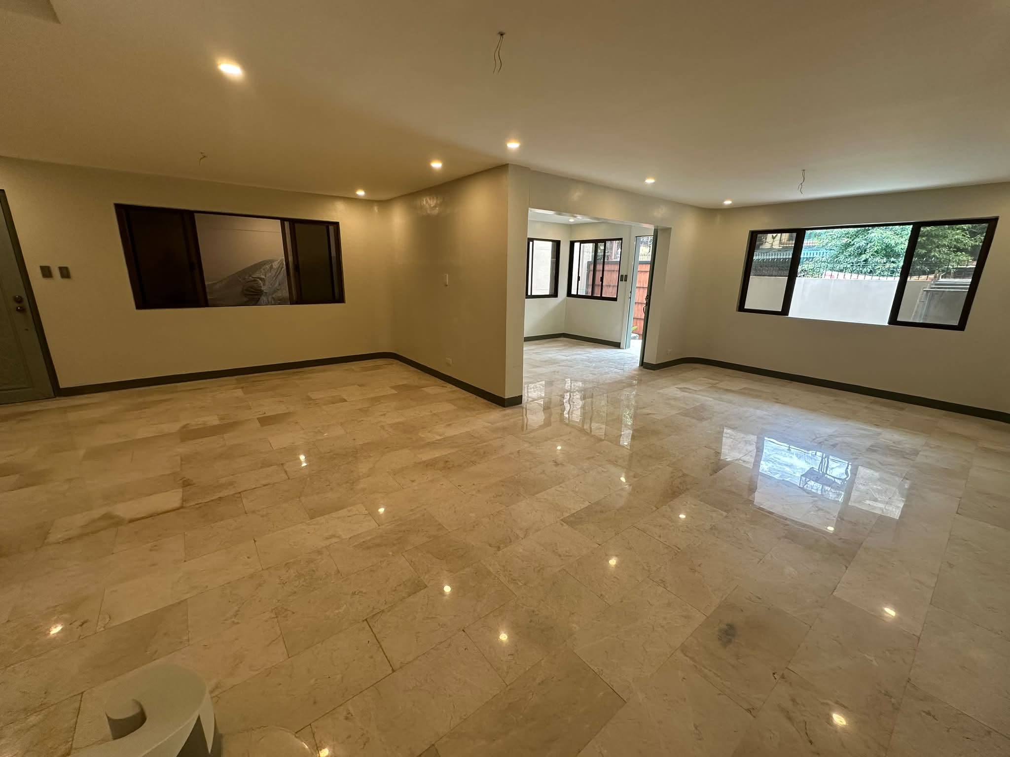 5-BedroomHouseandLotforSaleinQuezonCity-3.jpg