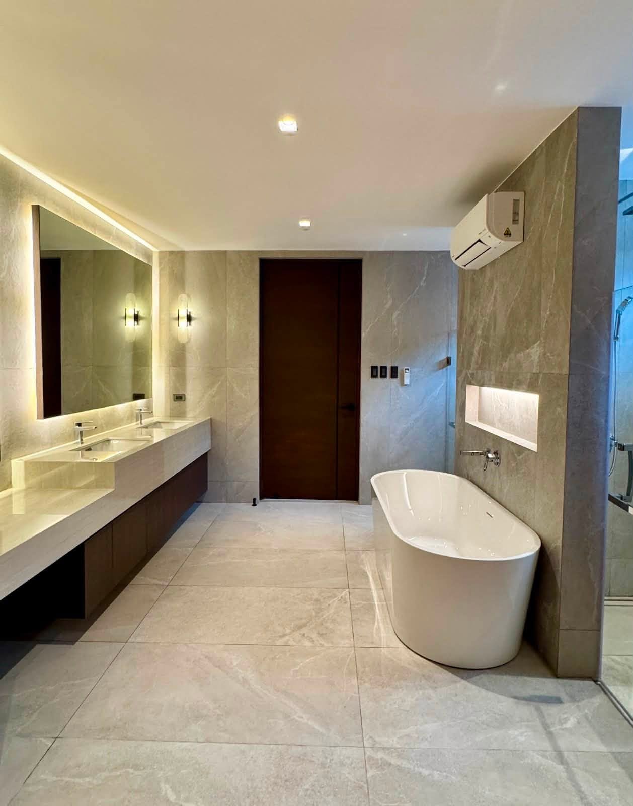 8-BedroomHouseandLotforSaleinAyalaAlabang,Muntinlupa-11.jpg