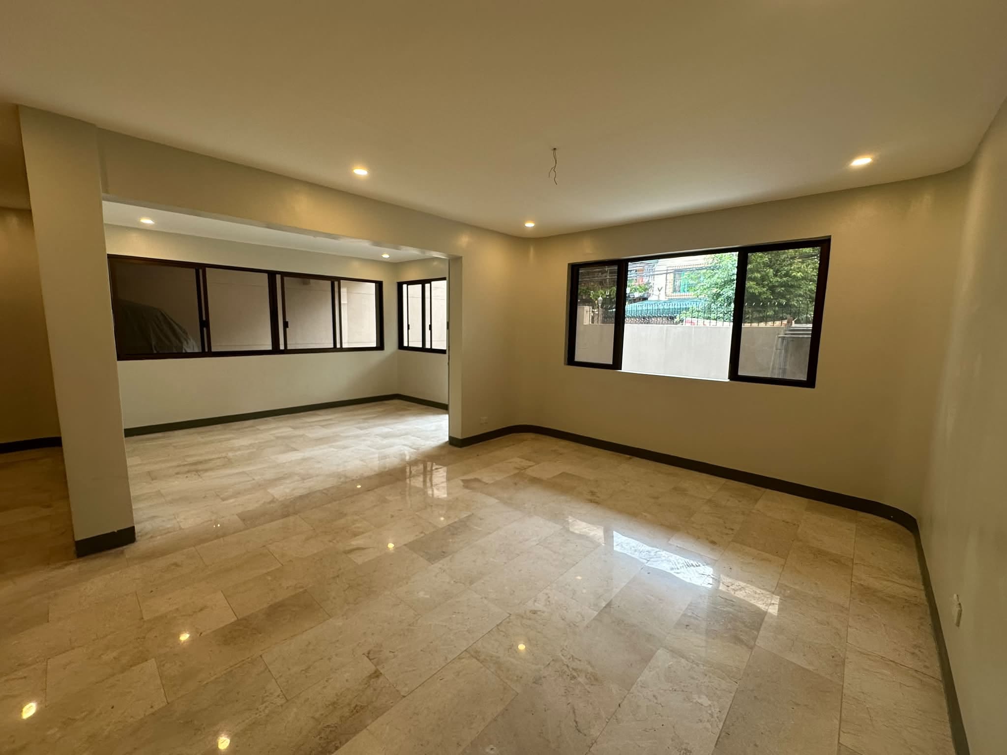 5-BedroomHouseandLotforSaleinQuezonCity-4.jpg